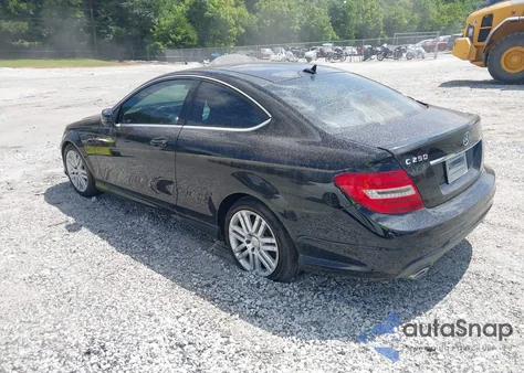 2013 Mercedes-Benz C 250 from USA, damaged, VIN WDDGJ4HB4DF960262
